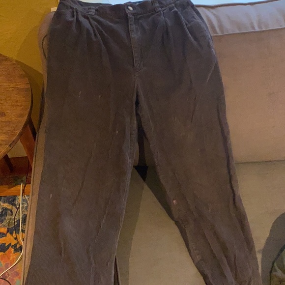 Nice pair of Eddie Bauer corduroy pants - Picture 2 of 3